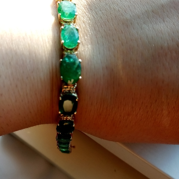 14KT Y/G 29CT Fabulous Emerald Diamond Bracelet - Picture 7 of 17